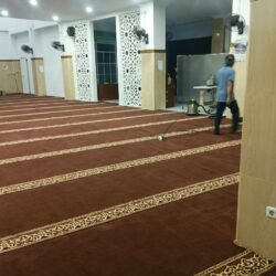 Karpet Masjid Warna Coklat Kingdom 12mm, Cara Memilih Karpet yang Sesuai untuk Masjid karpet masjid warna coklat kingdom tebal 12mm (17)